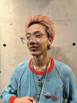 サロンリベルテ(salon Liberte) スパイキー感のある束感メンズショート◎アップバング