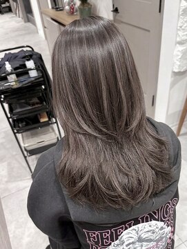 モアナ バイ ヘッドライト 大和店(Moana by HEADLIGHT) Moana大和#レイヤーカット#韓国レイヤー#アッシュ