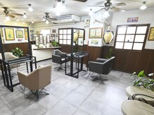 K'S美容室の雰囲気（床をリフォームしたので明るい雰囲気のお店になりました）