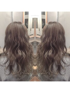 イル(iLu.) シルバーグレージュ