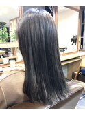 透明感モノトーングレージュ×外国人風こなれヘア
