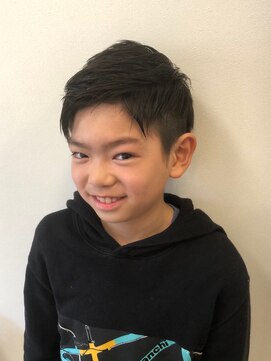ヘアーラウンジ フレッシュ FRESH KIDSカット　ツーブロックスタイル