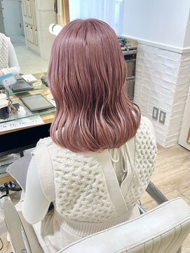 ネオリーブ チロル 横浜西口店(Neolive CiroL.) ハイトーン ペールピンク ケアブリーチ 暖色 切りっぱなし