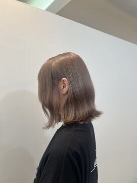 アンククロス 青山店(ANKH CROSS) 明るめベージュ