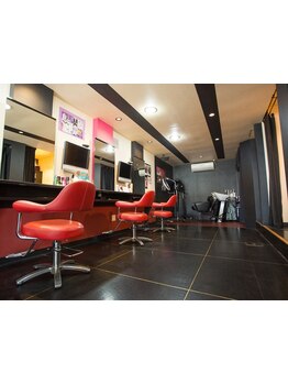 マンツーマンだからこそ、一人一人のお客様と向き合い、丁寧なカウンセリングであなたの理想を叶えます♪