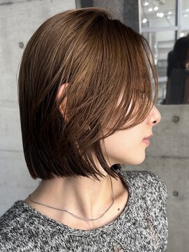 メゾンアクア 表参道(Maison ACQUA) +切りっぱなしボブルフ/黒髪ネビージュ/小顔ワンレン/縮毛矯正