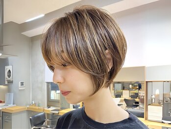 エリマバイフィフス 調布(elima by fifth)の写真/《大人女性のお悩み解決》自然になじむ白髪ぼかしハイライトでダメージを軽減しつつ、明るい印象に◎[調布]