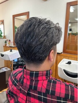 レジーア(Regia) ツーブロック／アイロンパーマ