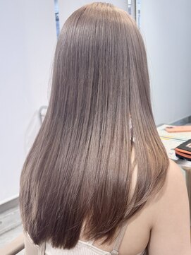 サンク 原宿 表参道(cinq) ハイトーンカラーミディアムレイヤーカットヘーゼルベージュボブ