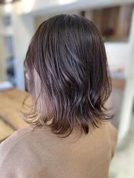 デッカソウル 茨木店(Decca Soul)の写真/【JR茨木すぐ】大人女性の髪悩みを解決◎白髪をカバーしながら艶・色味を楽しむ。ダメージレスな上品カラー