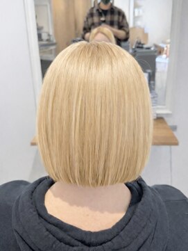 トリート 西船橋店(TREAT) 切りっぱなしボブ×ミルクティー