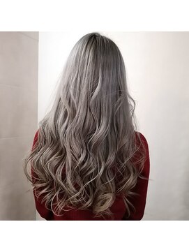 リリス(l'iris) 【l’iris】ホワイトミルクティーベージュ×外国人風カラー