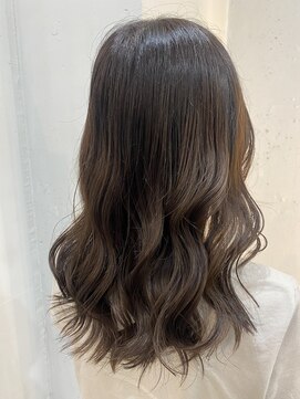 ジゼル 博多(GiseL) ナチュラルブラウン/ Gisel  @avlon0805 [博多駅前]