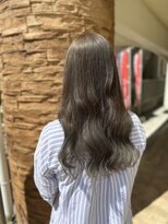 クラナ(clana)&nbsp;自然光でみるシルバーカラー