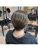 ぼかしハイライト×イヤリングカラー×ショート
