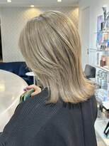 エアー 青山(AIR) ヘーゼルベージュグレージュくびれヘアミディアム