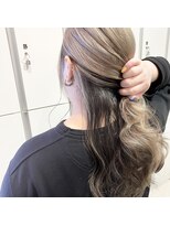 アイディー バイ ケンジ(id. by KENJE) ブリーチ必須!ハイトーンミルクティー×インナーブラック