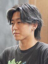 ノーエン(noen)&nbsp;センターパートスパイラルパーマツーブロック刈り上げメンズヘア