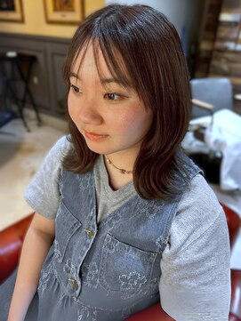 アンティカザサロン(antiqua THE SALON) 外ハネ トリートメント 前髪カット 顔周りカット 20代 艶髪