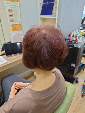 ブロッサム 東中野店 大人可愛いくせ毛風パーマ丸みショートボブブリーチなしベージュ