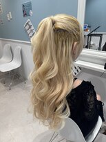 ホワイト 東京新宿店(White) 持ち込みヘアセット ハーフポニー