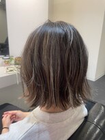 リンク(Lin9) ハイライト/白髪ぼかし/グレージュ/ボブ