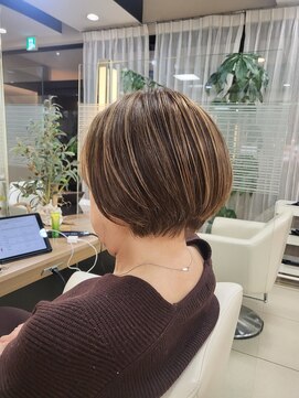 アローム(alom) 【零也】ショート 白髪ぼかしカラー