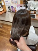 白髪も馴染むツヤミディ／メテオ縮毛矯正　上品なまとまりヘア