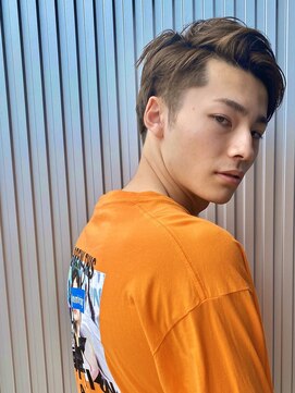 ヘア アンド メイク アートレス(Hair and Make Art less) ツーブロアップバングショート