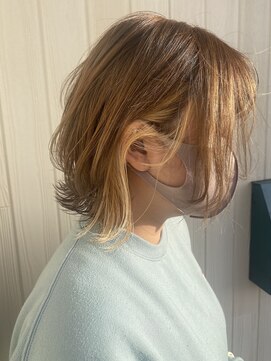 ホワイト(WHITE HAIR@NICOLA) くびれレイヤー×ホワイトブロンドインナーカラー