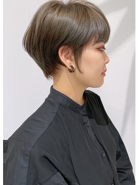 マッシュアンドマッシュアヴェダ ららぽーと福岡店(mash&mash AVEDA) カーキベージュ☆襟足ギリギリ丸みショート　担当　高橋