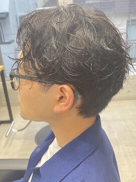 フイ 代々木(Hui) アップバング/メンズツーブロックマッシュ/束感ショート波巻き