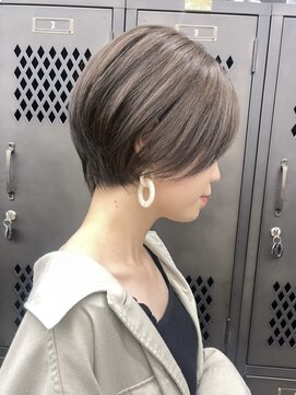 ギークス(GEEKS) 【GEEKS渋谷】白髪ぼかしハイライト/似合わせカット/グレージュ