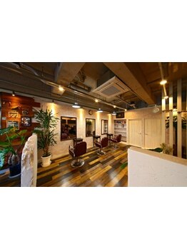 初めての方も気を遣わずに過ごせるアットホームな雰囲気が魅力♪髪のお悩みも気軽に相談しやすい◎