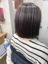 イルウィ(irwi)&nbsp;【デザインカラー】ホワイトベージュ　アンブレラカラー　ボブ