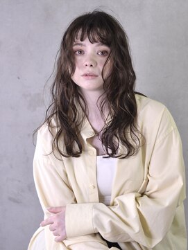 コイ(coii) 無造作ウェーブのアッシュグレージュ