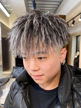 ルーシー 渋谷(LUCEY) ツイストマッシュホワイトメッシュパイルツイストパーマ