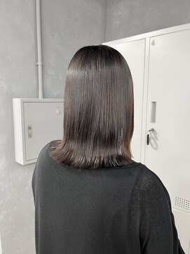 パツっと外はねミディアム