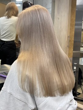 サンクマーケット 渋谷(cinq MARKET) 渋谷ケアブリーチカラーホワイトブロンドシルバーアッシュ韓国◆