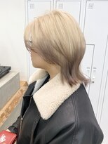 ダブルトーキョー シブヤ(W-TOKYO SHIBUYA)&nbsp;ショートウルフカットホワイトカラーエンドカラーブリーチ