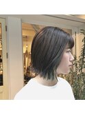 “インナーカラー くすみグリーン ぷっつんボブ ”中西英美子