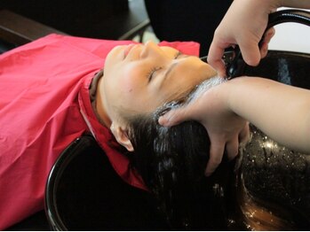 リミックス 田川店(Remix)の写真/ヘッドスパの種類が豊富♪こだわりのシャンプーブースでリラックスができ、頭皮と髪のトラブル解消です！