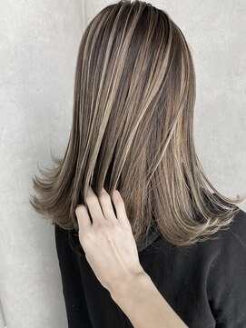 エル オオサカ 心斎橋店(L. OSAKA) シルキーベージュハイライトカラー_毛先外ハネフレンチボブ_Y2