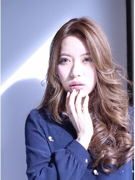 アドラシオン(Adoration) 上品ベージュ