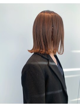 オブ ヘアー 自由が丘 ウエスト(Of HAIR WEST) ミディボブ/ハイトーンカラー/ぱっつん前髪/アッシュオリーブ