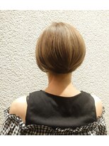 エルサフィロ ヨドヤバシ(el zafiro yodoyabashi)&nbsp;【el zafiro yodoyabashi】スマートシック　ショートボブ3