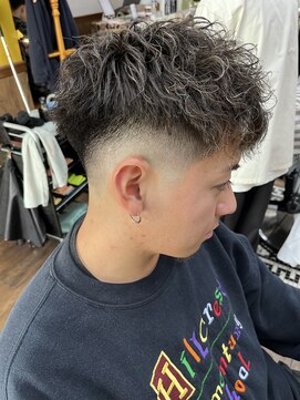 グナスティバイダムディー トウキョウ(GNASTY by DAMDEE TOKYO) スパイラルパーマ