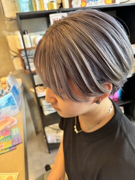 アチーブリス(achieve Liss) ホワイトラベンダーベージュ ハンサムボブ ハイトーン