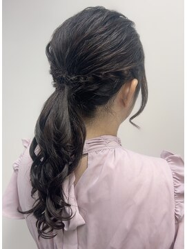 アールエーサロンモノクロ 秋葉原(RA SALON モノクロ) ポニーテール