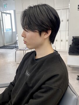 ユーフォリア 渋谷グランデ(Euphoria SHIBUYA GRANDE) ダークグレー　中性ショート　メンズセンターパート　MOMO